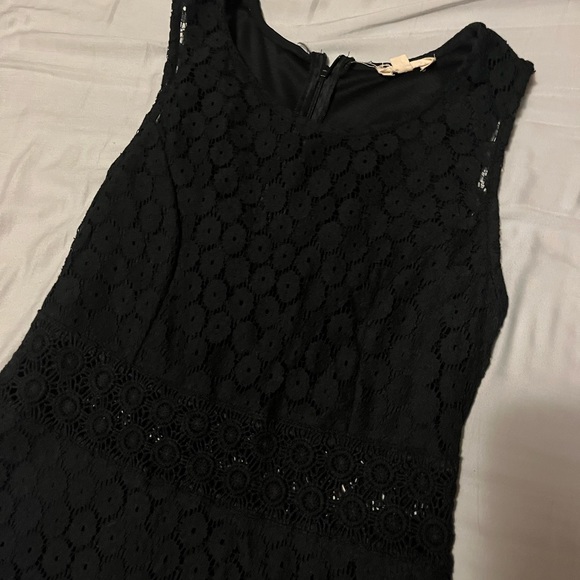 Black dress - Picture 2 of 2